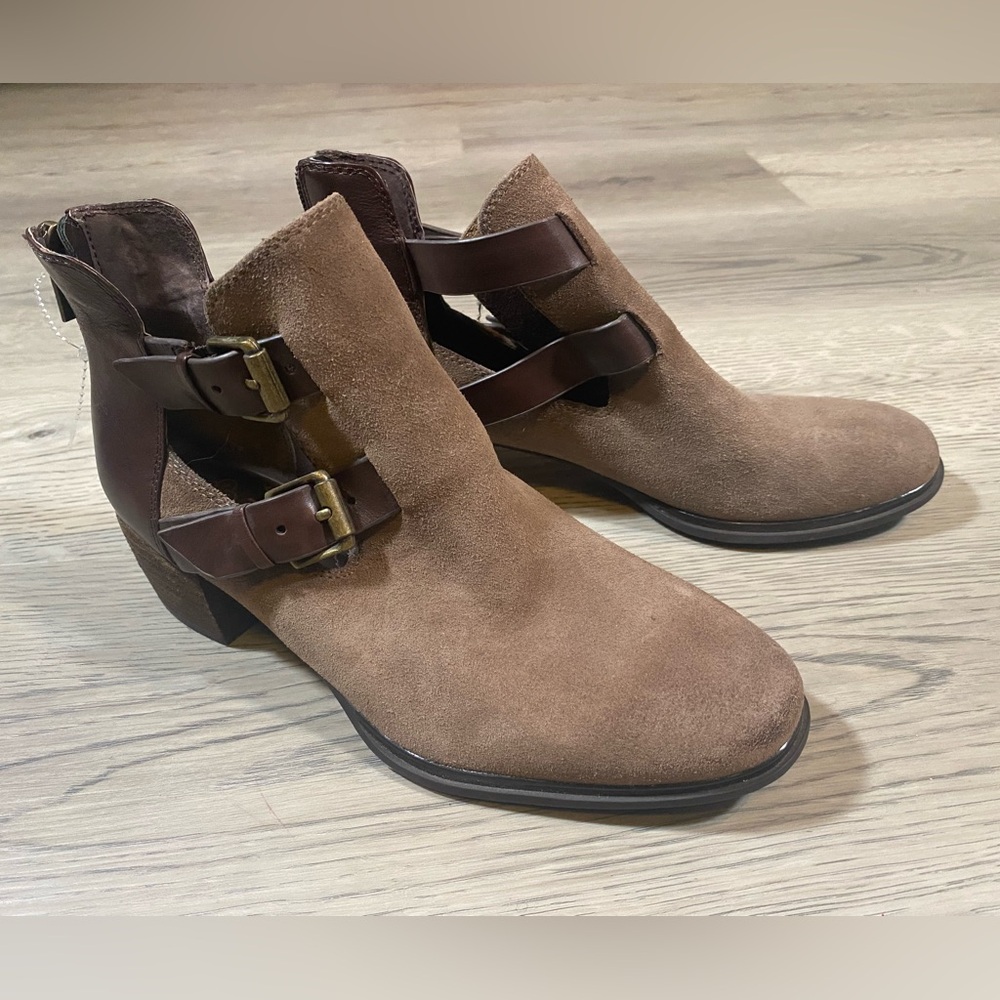 Isola Darnell Brown Suede Leather Cut-Out Buckle Back Zip Ankle Bootie 6.5